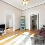 Bakats Ter Apartment With Balcony Overlooking Church Square