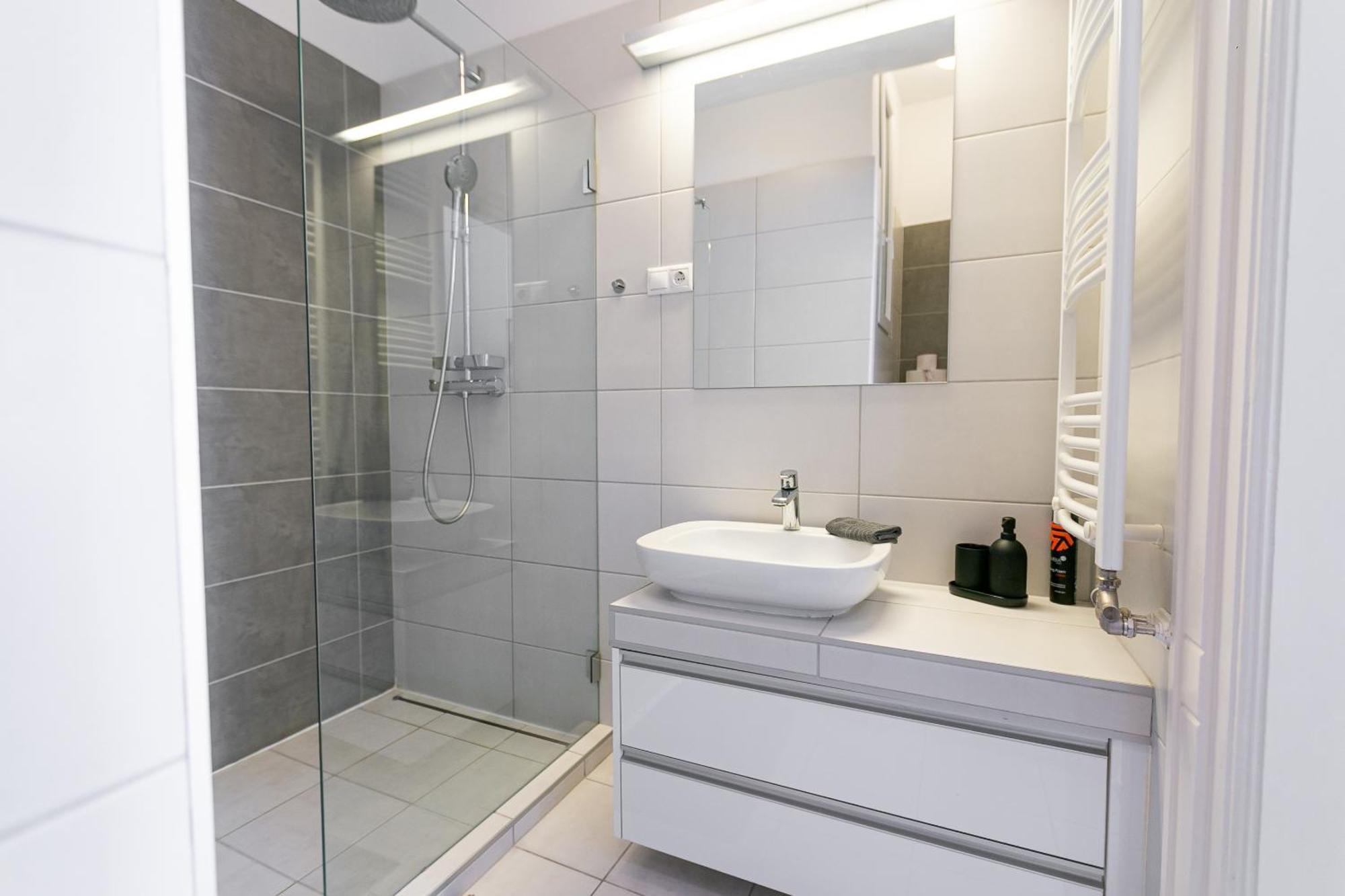 Bakats Ter With Balcony Overlooking Church Square Apartment Budapest