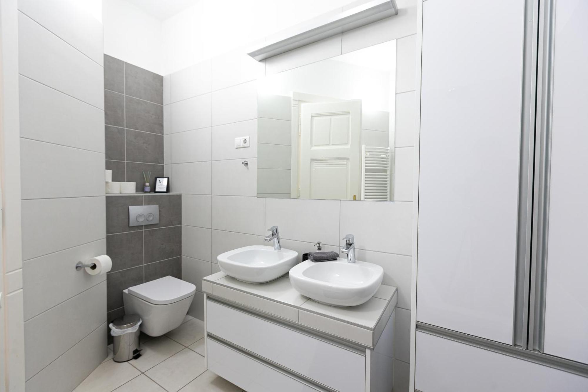 Bakats Ter With Balcony Overlooking Church Square Apartment Budapest